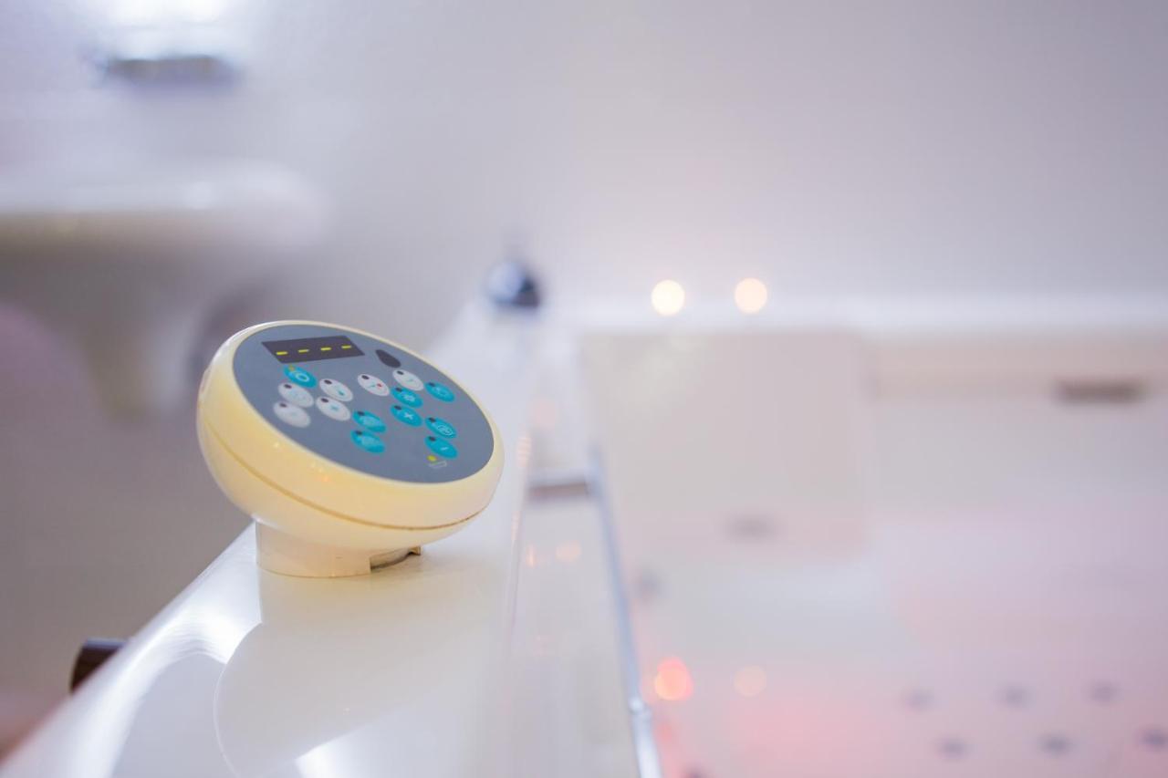 Apartment Plaza ----Wallbox 11Kw 16A ----- Private Spa- Jacuzzi, Infrared Sauna, Luxury Massage Chair, Parking, Entry With Pin 0 - 24H, Free Cancellation 24 Hours Before Check In Slavonski Brod Ngoại thất bức ảnh
