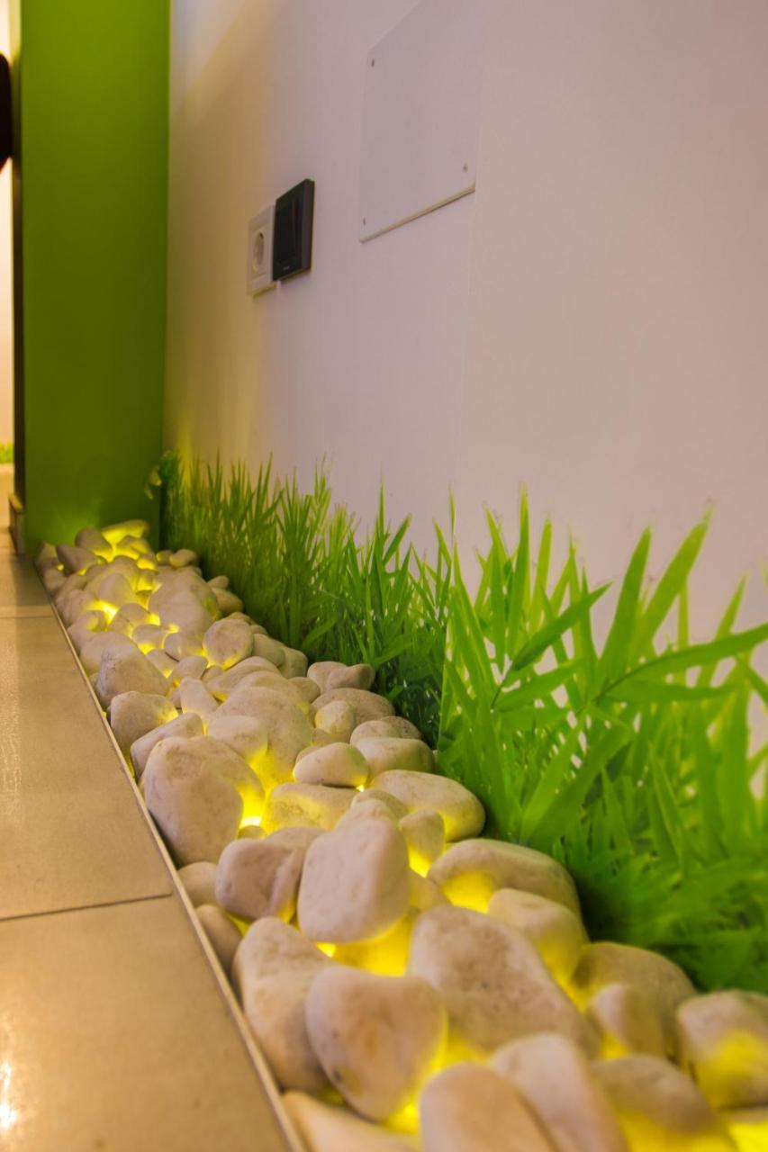 Apartment Plaza ----Wallbox 11Kw 16A ----- Private Spa- Jacuzzi, Infrared Sauna, Luxury Massage Chair, Parking, Entry With Pin 0 - 24H, Free Cancellation 24 Hours Before Check In Slavonski Brod Ngoại thất bức ảnh