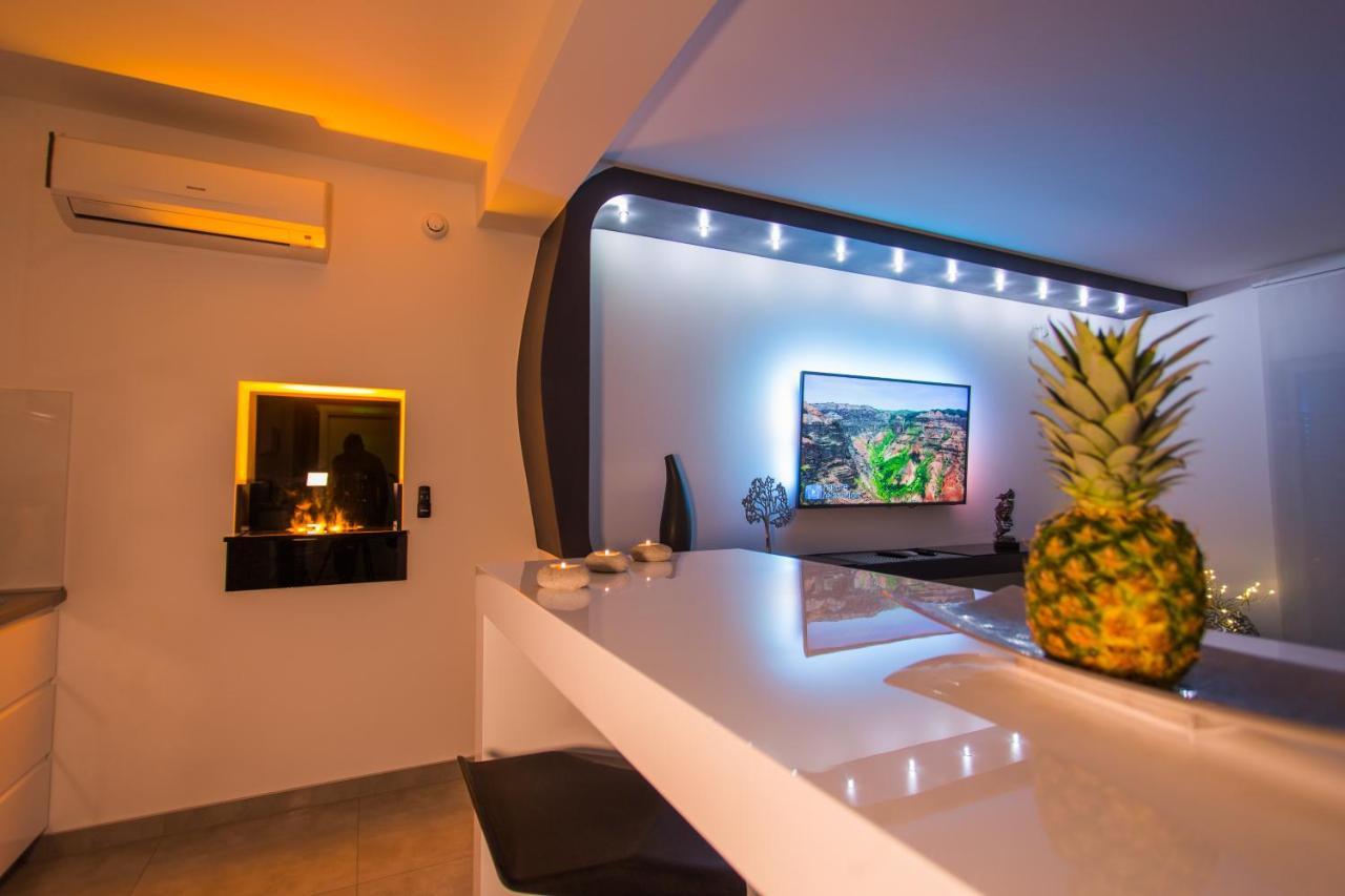 Apartment Plaza ----Wallbox 11Kw 16A ----- Private Spa- Jacuzzi, Infrared Sauna, Luxury Massage Chair, Parking, Entry With Pin 0 - 24H, Free Cancellation 24 Hours Before Check In Slavonski Brod Ngoại thất bức ảnh