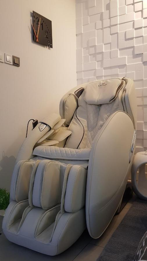 Apartment Plaza ----Wallbox 11Kw 16A ----- Private Spa- Jacuzzi, Infrared Sauna, Luxury Massage Chair, Parking, Entry With Pin 0 - 24H, Free Cancellation 24 Hours Before Check In Slavonski Brod Ngoại thất bức ảnh